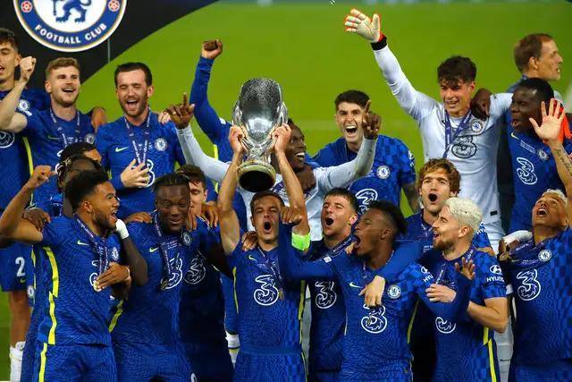 库里超远三分绝杀杜兰特24+10+7 勇士险胜太阳