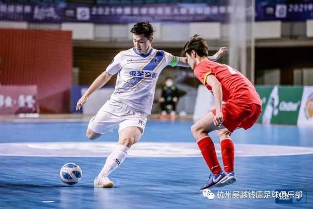 库里超远三分绝杀杜兰特24+10+7 勇士险胜太阳