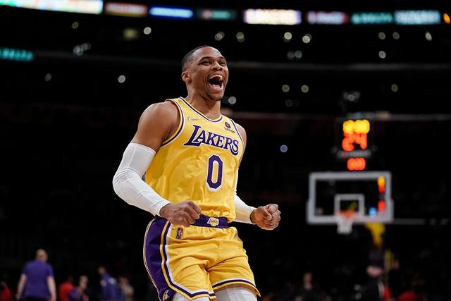 王哲林31+14刘铮16分 上海力克浙江总比分2-2